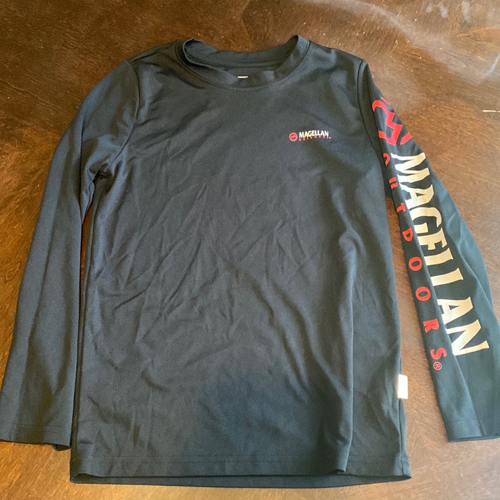 Magallan dry fit long sleeve shirt size small
